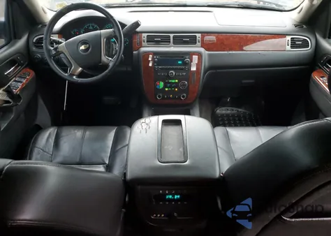 2013 Chevrolet Suburban K1500 Lt z USA, uszkodzony, nr VIN 1GNSKJE73DR266006